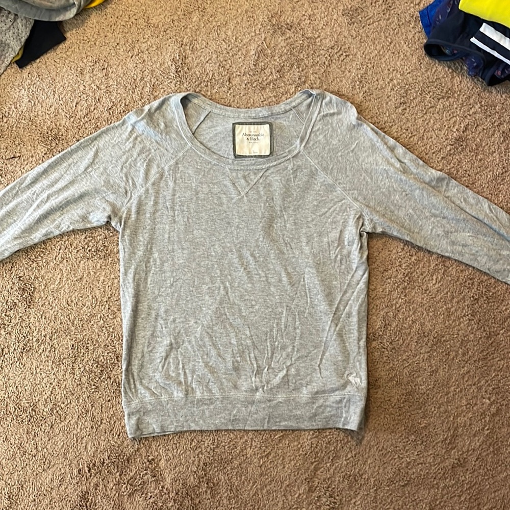 Long sleeve gray shirt
